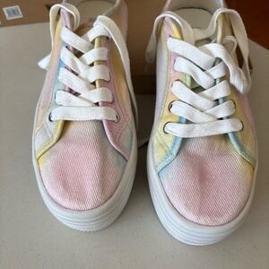Steve Madden Pastel Tie-Dye Sneakers - Pink, Yellow, Blue, Cream size 6